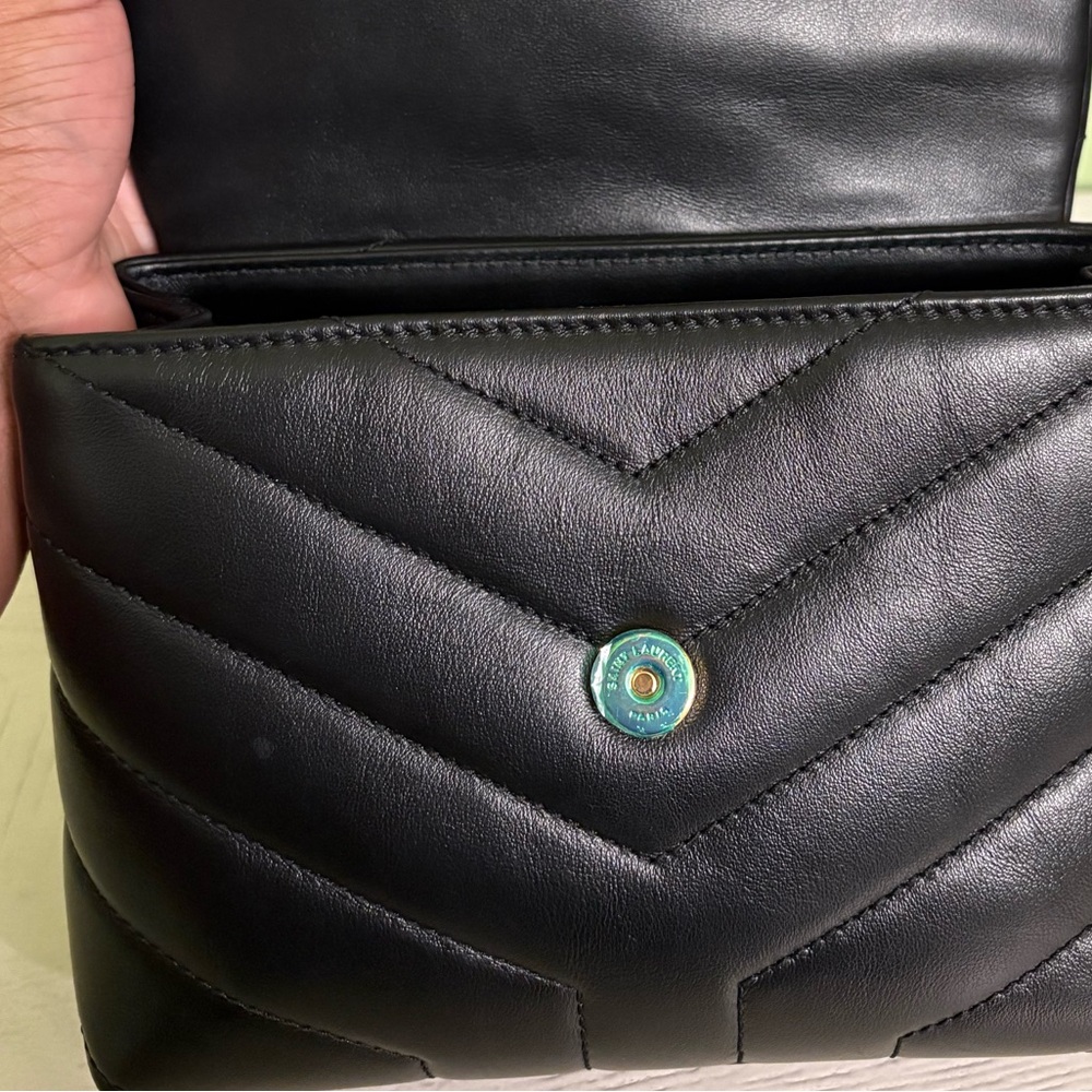 Saint Laurent YSL Toy LouLou in black w/ gold hardware and adjustable strap - Picture 14 of 14